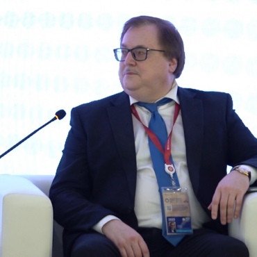 Сунь Тяньшу выступил в качестве спикера на Х Российском форуме малого и среднего предпринимательства